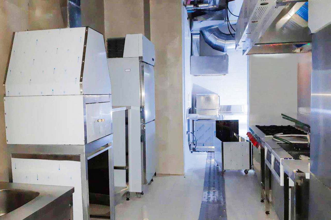 تجهیزات آشپزخانه صنعتی رستوران عمارت وکیل یزد